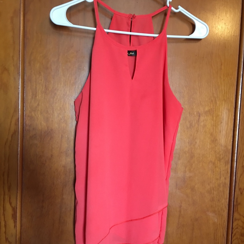 Sleeveless tank.